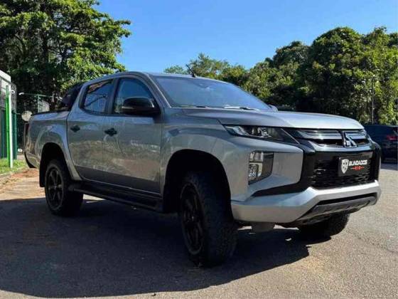 MITSUBISHI L200 TRITON 2.4 16V TURBO DIESEL SPORT HPE CD 4P 4X4 AUTOMÁTICO
